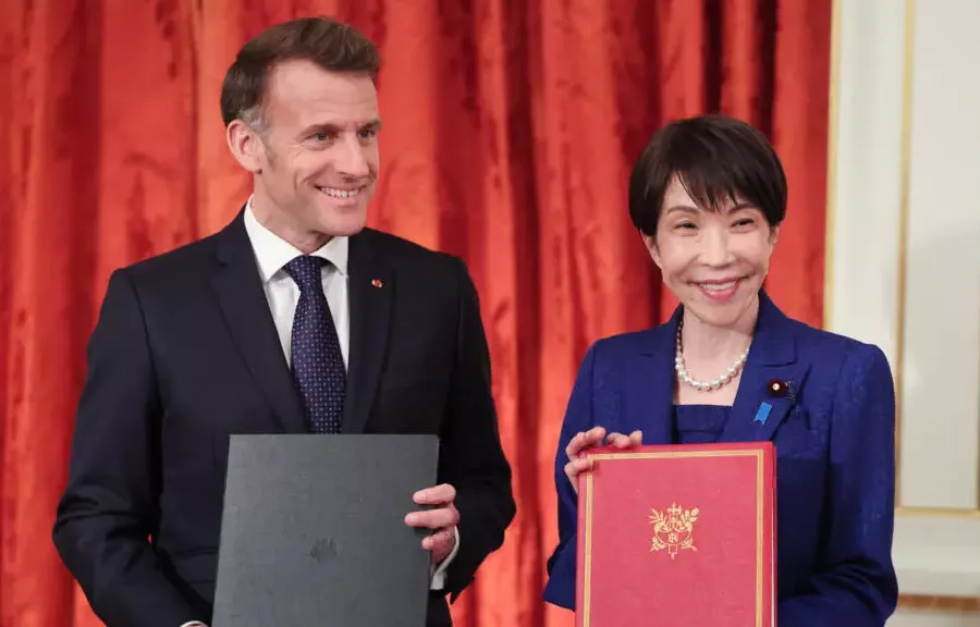 フランスと日本は関係を深め、中東の緊張が高まる中、冷静さを促す