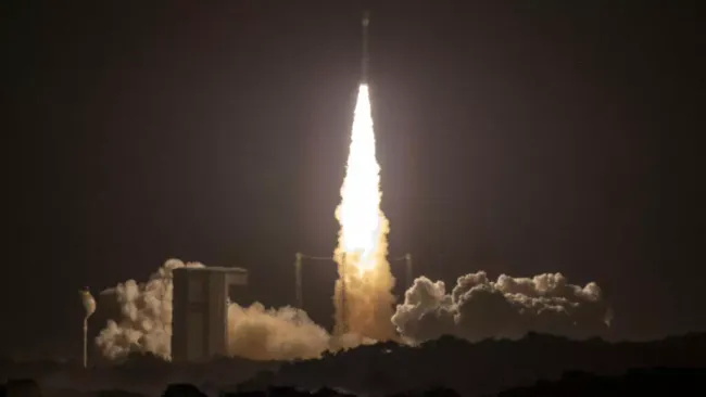 EU-中国太陽光探査宇宙船がフランス領ギアナから成功裏に打ち上げました