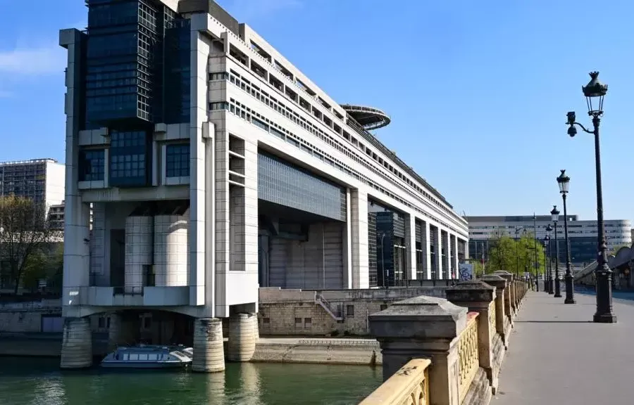 フランスの借金：私たちはどうやってここにたどり着いたのか、そしてそれはどれほど危険なのか？