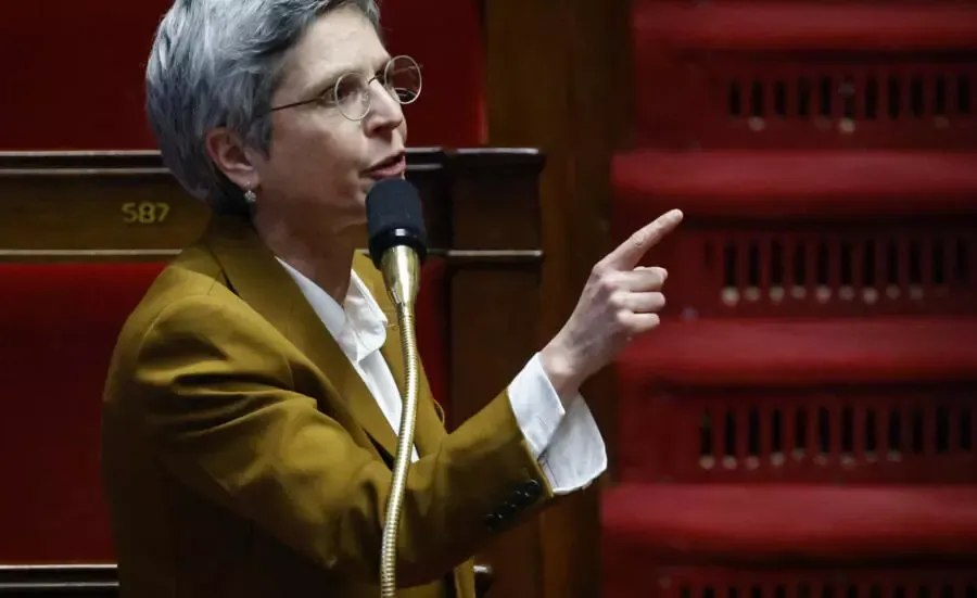 フランスのエンターテインメント部門での虐待は「流行」である、議会の報告書が発見した