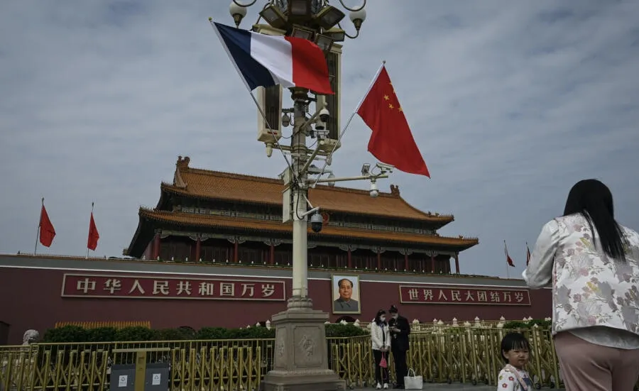 フランスと中国の60年にわたる困難な関係