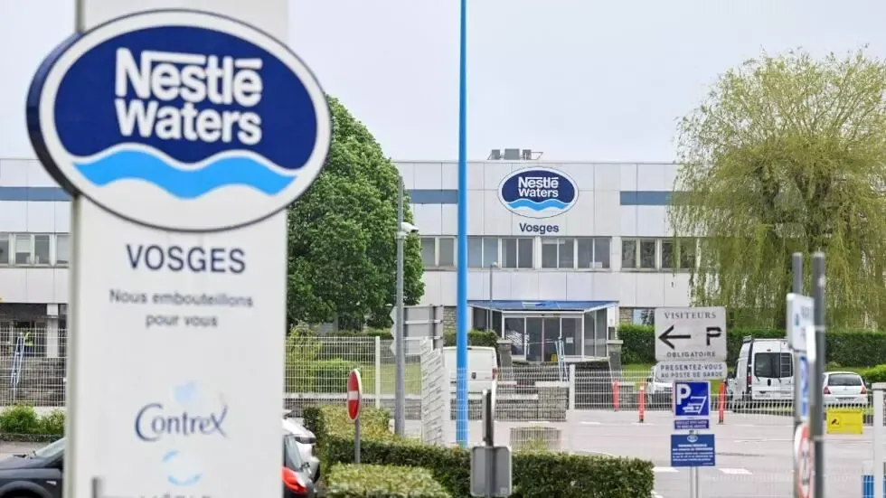 ネスレウォーターズは、フランスでの違法な水掘削で200万ユーロの罰金で裁判を回避します。