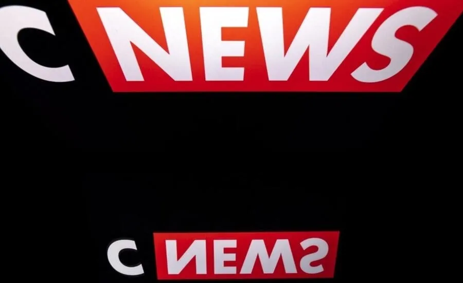 フランスのテレビチャンネルは、ニュースではなく、意見の行商の申し立てに対する精査に直面している