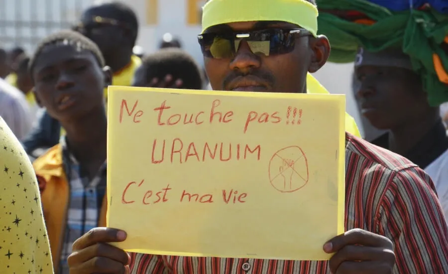 フランスの核の巨人は、ニジェールとフランスの分裂に続いて赤字に陥る