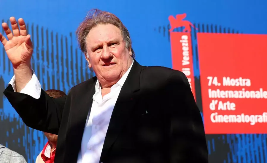ジェラール・ドパルデュー：フランスの世界的な映画スターの興亡
