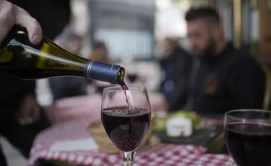 貿易緊張と米国の関税の脅威の中で、フランスのワイン輸出は減少しました。