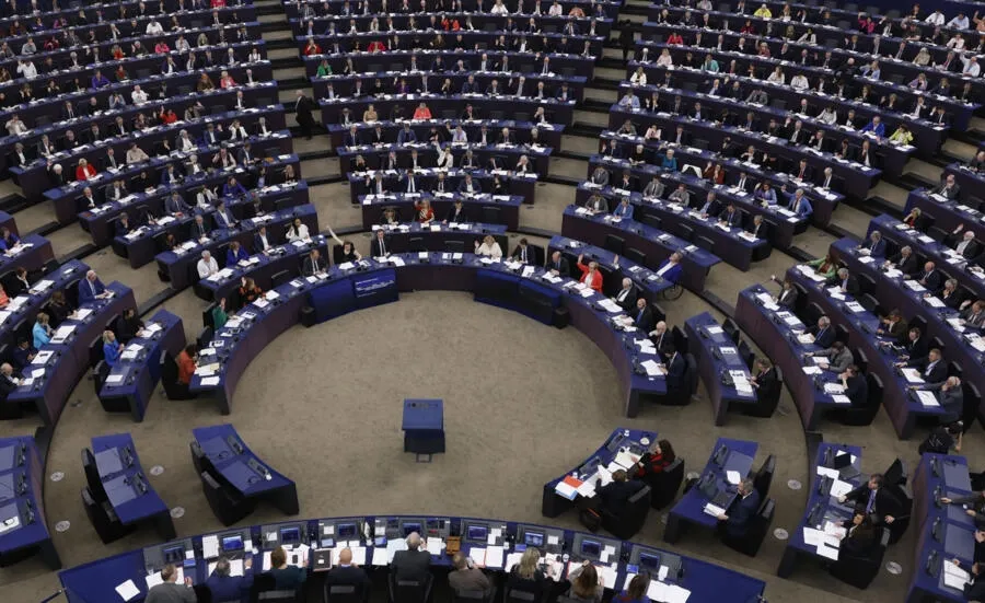 EU議会でより大きな影響力を求める極右